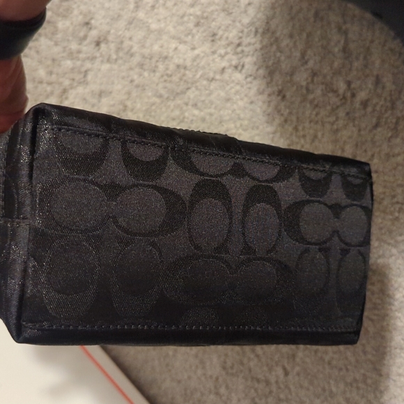 Coach signature C purse - Picture 4 of 8